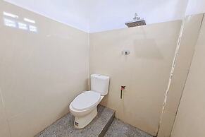 OYO 92520 Safira Guest House Danau Ranau