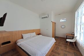 OYO 92520 Safira Guest House Danau Ranau