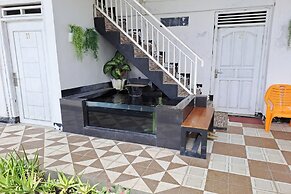 OYO 92520 Safira Guest House Danau Ranau