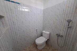 OYO 92520 Safira Guest House Danau Ranau