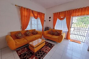 OYO 92520 Safira Guest House Danau Ranau