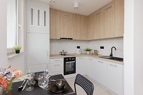 Warsaw Apartment With a View by Renters