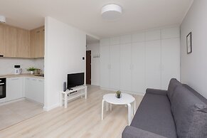 Warsaw Apartment With a View by Renters