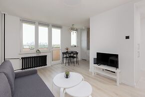 Warsaw Apartment With a View by Renters
