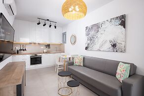 Hosting Moments Private Pool Holiday Home