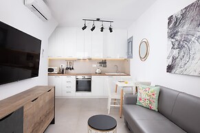 Hosting Moments Private Pool Holiday Home