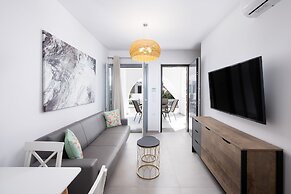 Hosting Moments Private Pool Holiday Home