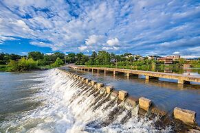 Holiday Inn Wuyi Mountain Water Village by IHG