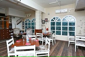 Revking at Hotel Batra