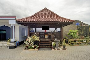 OYO Life 3982 Azka Homestay Syariah