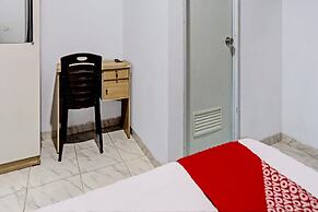 OYO 92528 Nagoya House Syariah