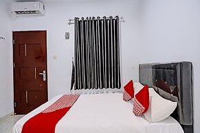 OYO 92528 Nagoya House Syariah