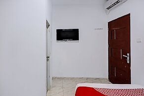 OYO 92528 Nagoya House Syariah