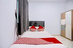 OYO 92528 Nagoya House Syariah