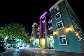 Double D Luxury Apartments