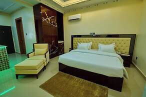 Double D Luxury Apartments