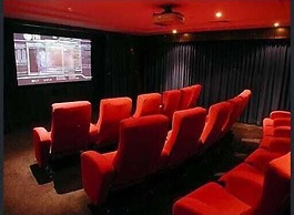 Chevron Renaissance Private room Lvl16