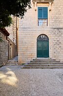 Dominium Premium Location Suites