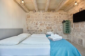 Dominium Premium Location Suites