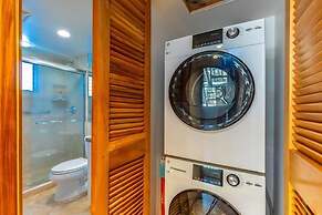 Royal Mauian #219 2 Bedroom Condo by RedAwning