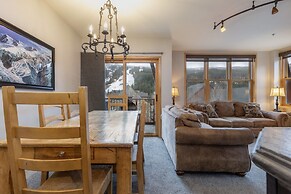 8256 Silver Mill 3 Bedroom Condo by RedAwning