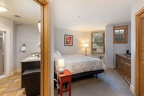 8256 Silver Mill 3 Bedroom Condo by RedAwning