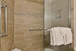 2bd River North Million Dollar Views! Parking Incl by AllSet Turnover