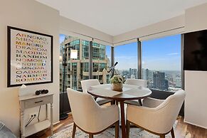 2bd River North Million Dollar Views! Parking Incl by AllSet Turnover