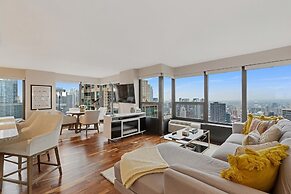 2bd River North Million Dollar Views! Parking Incl by AllSet Turnover
