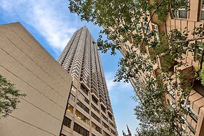 2bd River North Million Dollar Views! Parking Incl by AllSet Turnover