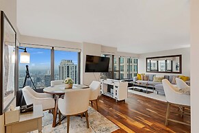 2bd River North Million Dollar Views! Parking Incl by AllSet Turnover
