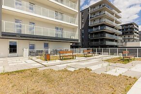 Studio Near Manufaktura Łódź by Renters