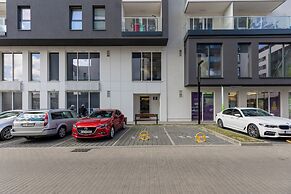 Studio Near Manufaktura Łódź by Renters