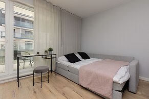 Studio Near Manufaktura Łódź by Renters