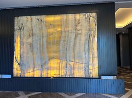 B&C Luxury Residance