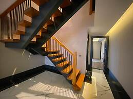 B&C Luxury Residance