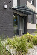 Modern Apartment With Parking by Renters