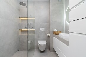 Modern Apartment With Parking by Renters