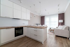 Modern Apartment With Parking by Renters