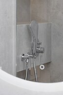 Modern Apartment With Parking by Renters