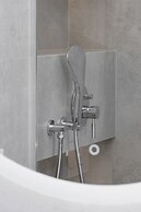 Modern Apartment With Parking by Renters