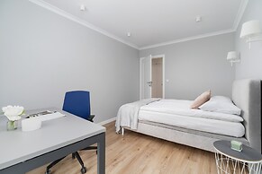 Modern Apartment With Parking by Renters