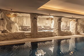 Cali Resort & Spa by Louis Hotels