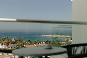 Cali Resort & Spa by Louis Hotels