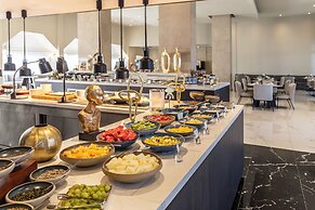 Cali Resort & Spa by Louis Hotels