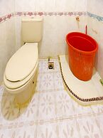 OYO 90998 Wisma Pinggir