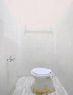 OYO 90998 Wisma Pinggir