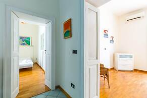 Chiaia Relax on Pedastrian Area