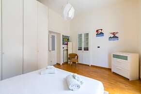 Chiaia Relax on Pedastrian Area