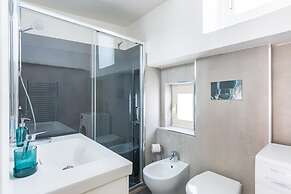 Chiaia Relax on Pedastrian Area